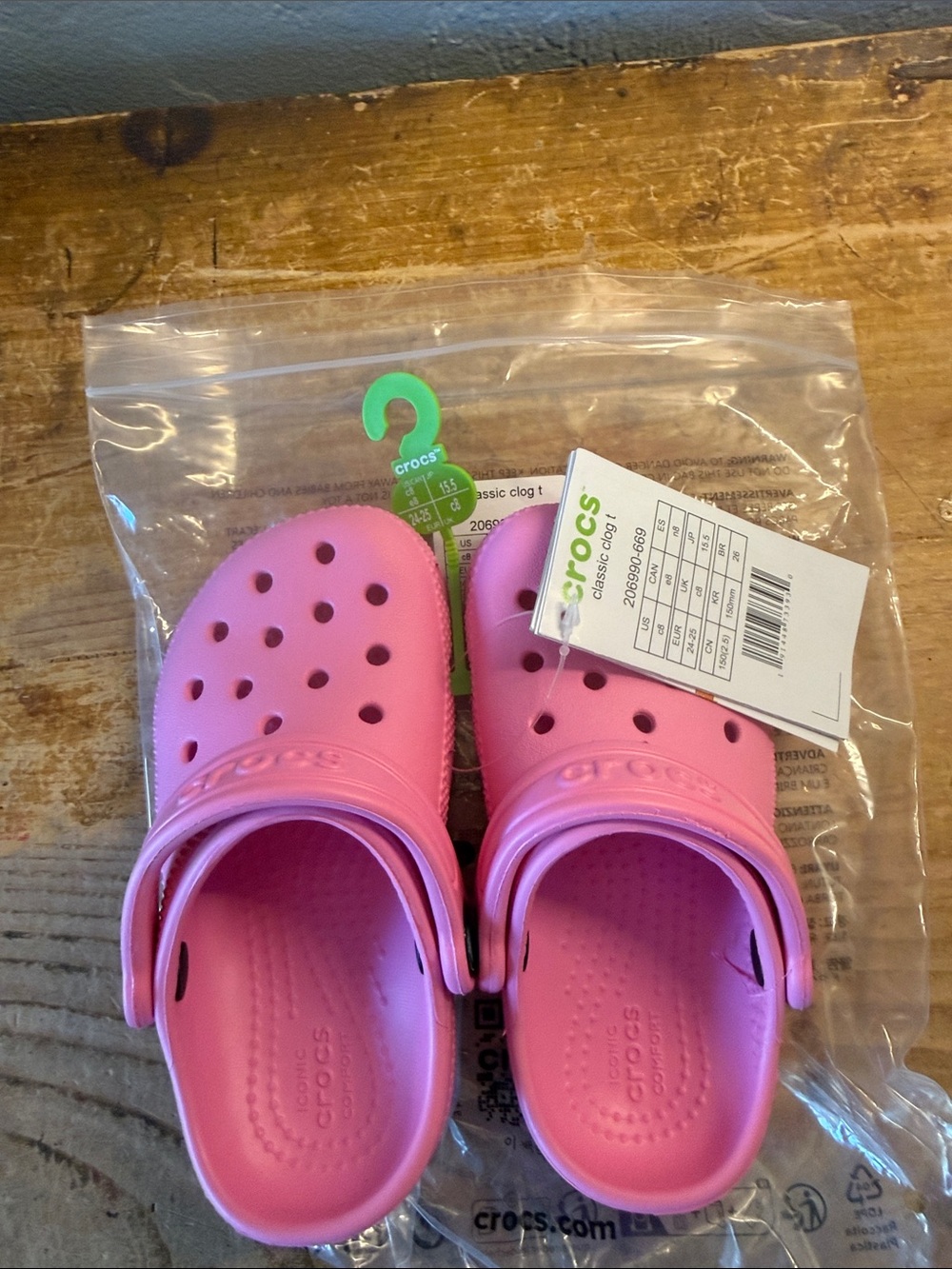 Children’s crocs size C8 Pink bubblegum NWT